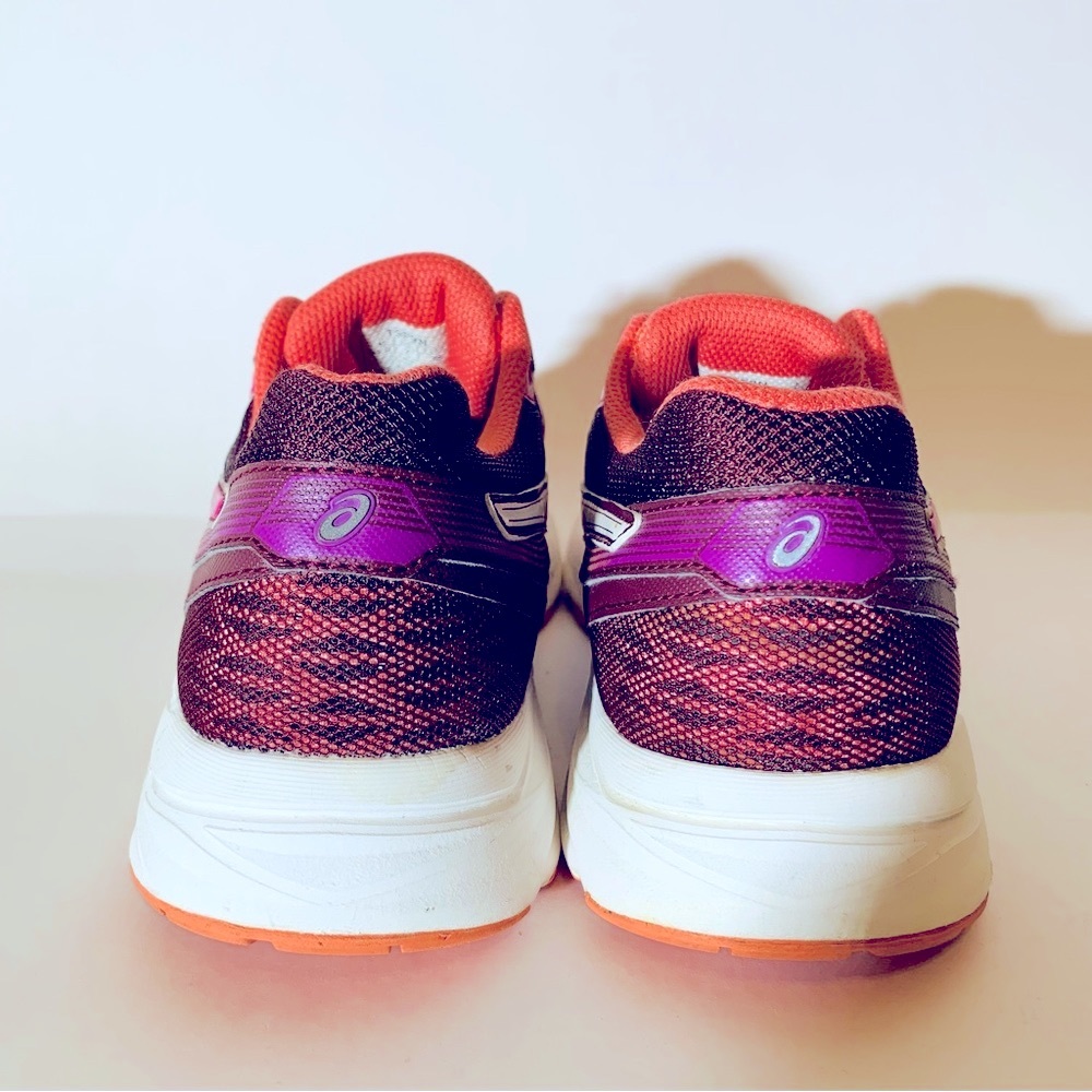 ASICS - Picture 6 of 9